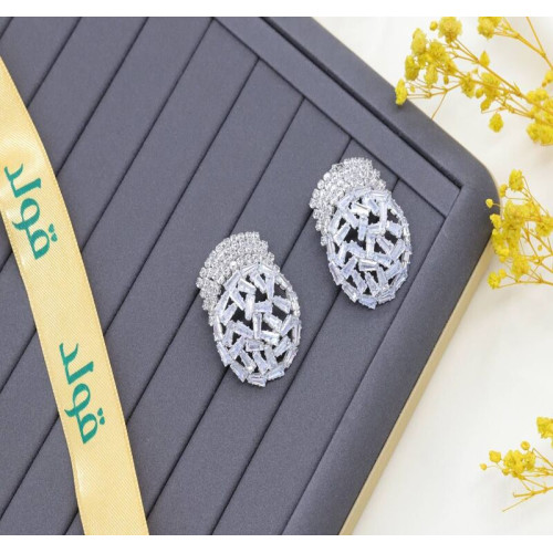  Women's earrings